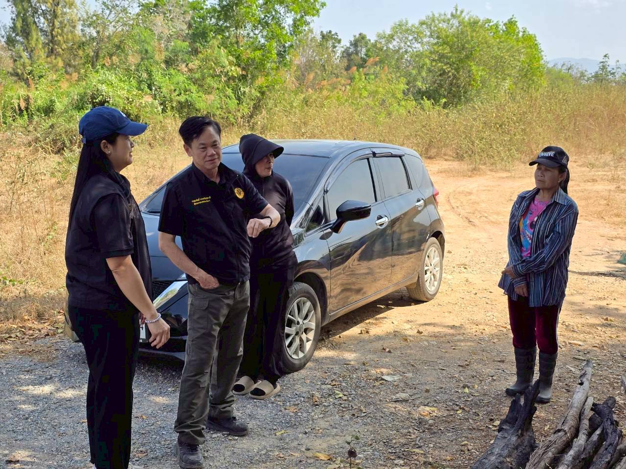 title - ส.ป.ก.เพชรบุรี ร่วมลงพื้นที่โครงการแก้ไขปัญหาที่ดินทำกินเกษตรกรสภาประชาชน 4 ภาค เพื่อติดตามความก้าวหน้าการดำเนินงานด้านการพัฒนาแหล่งน้ำในเขตปฏิรูปที่ดิน (สระ9)